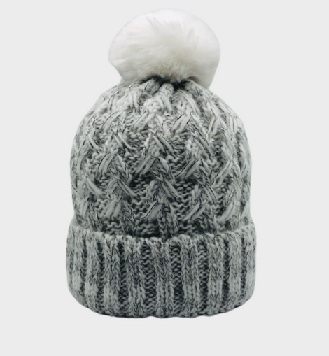 Gorro con pompon de piel jaspeado