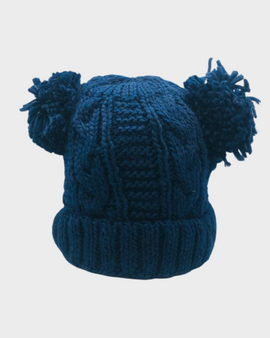 Gorro de lana dos pompones trenzado
